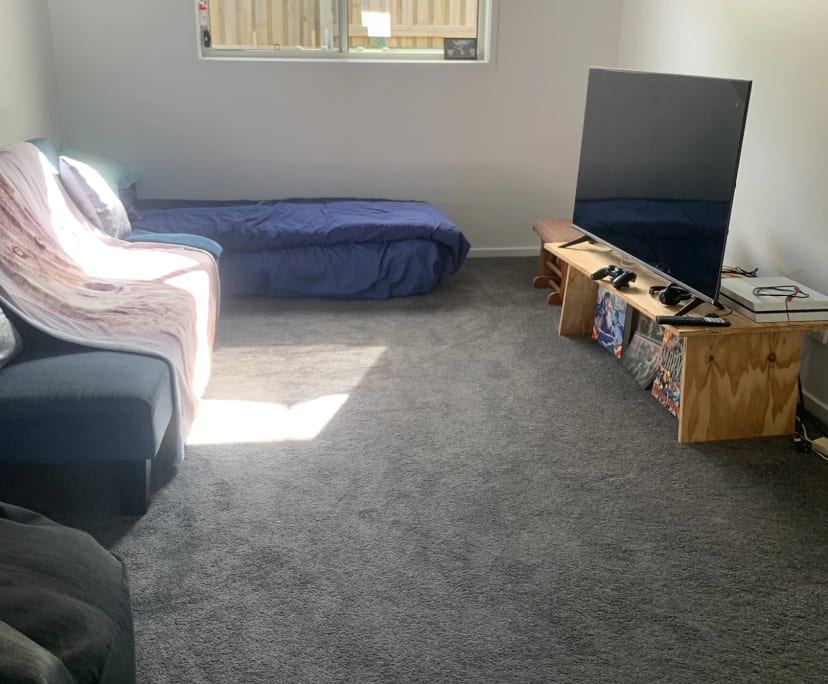 Unfurnished room in a share house