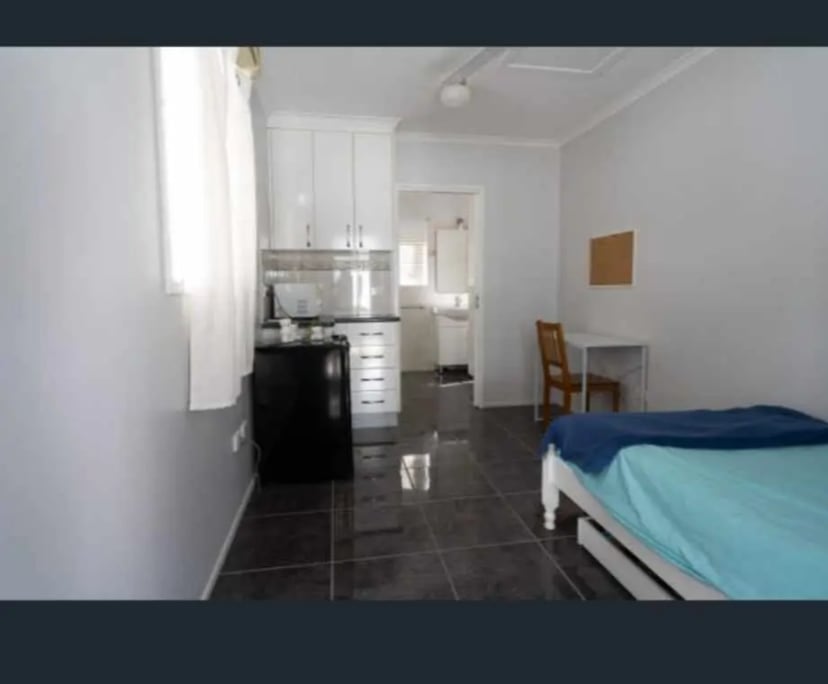 Room for Rent in North Mackay, QLD 200, Furnished...