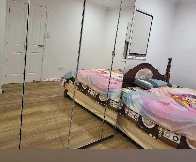 $350-425, Student-accommodation, 3 rooms, Oxley QLD 4075, Oxley QLD 4075