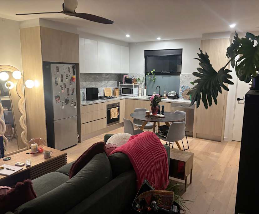 Unfurnished room in a flatshare