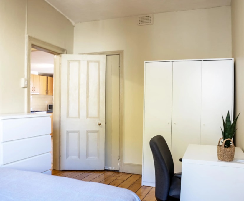 $1,025, Whole-property, 3 bathrooms, Prahran VIC 3181