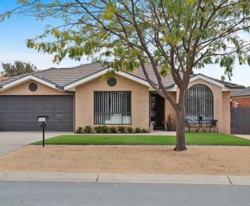 Room for Rent in Dunlop, Canberra 172, Unfurnishe...