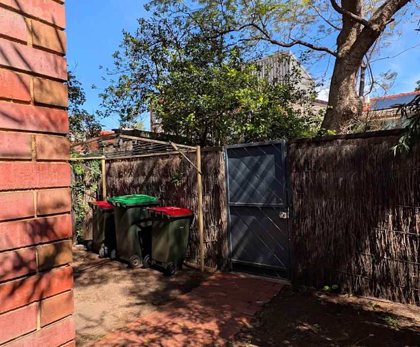 Whole property with 2 rooms for rent