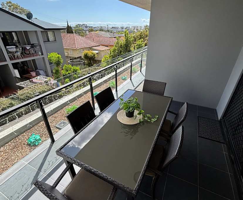 Unfurnished room with own bathroom