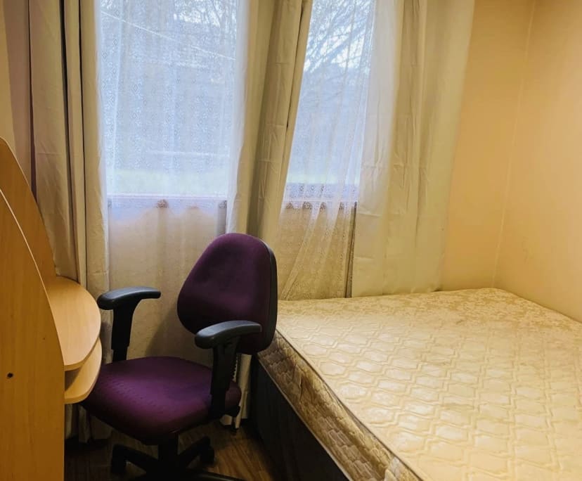 Furnished room in a share house