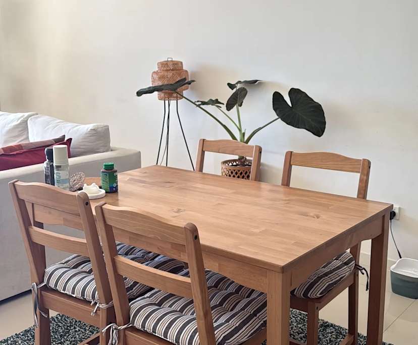 Furnished room with ensuite in a flatshare