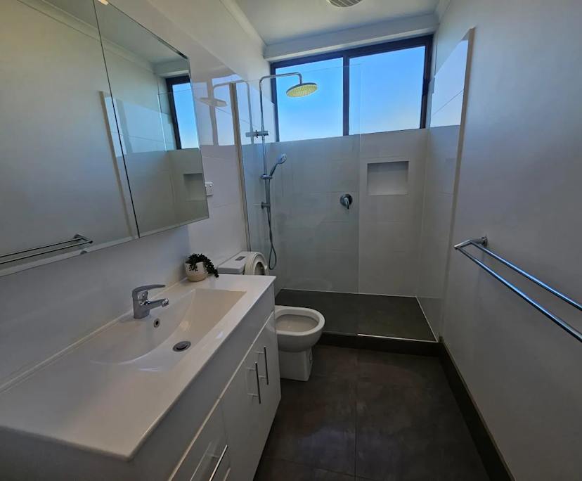 $300, Flatshare, 3 bathrooms, Saint Kilda East VIC 3183