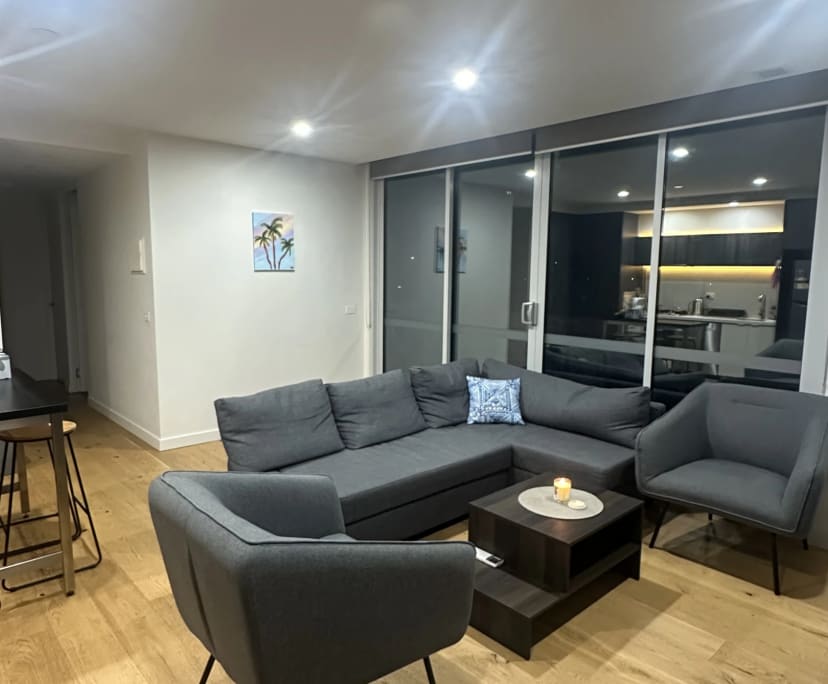 Unfurnished room with ensuite in a flatshare