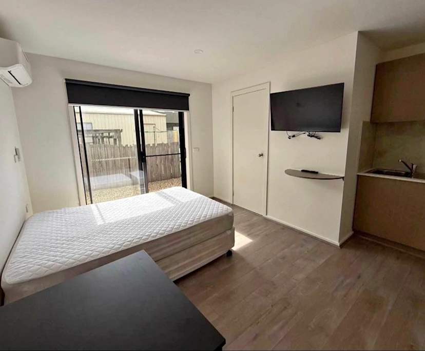 Furnished room studio flat for rent