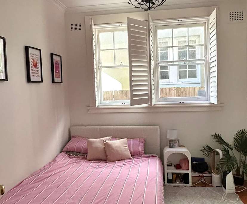 Furnished room in a flatshare
