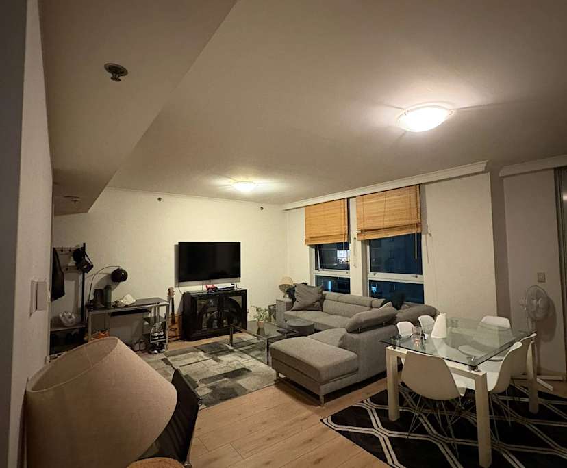Furnished room in a flatshare