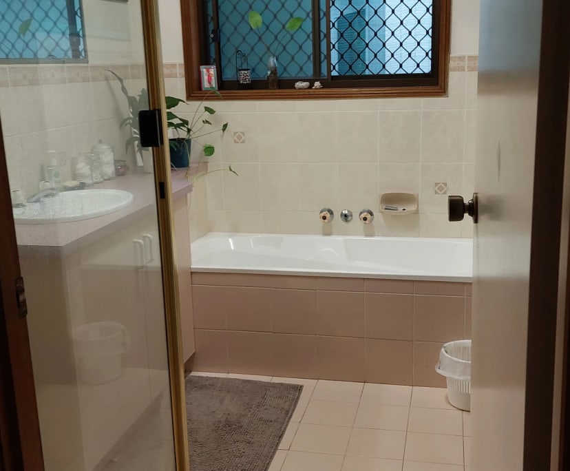 $285, Share-house, 4 bathrooms, Tewantin QLD 4565