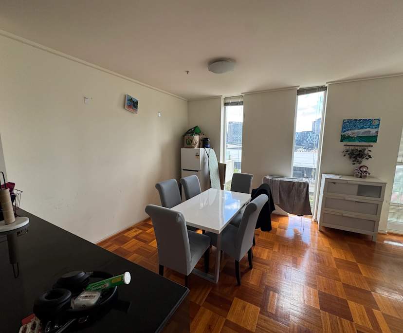 Furnished room with ensuite in a flatshare