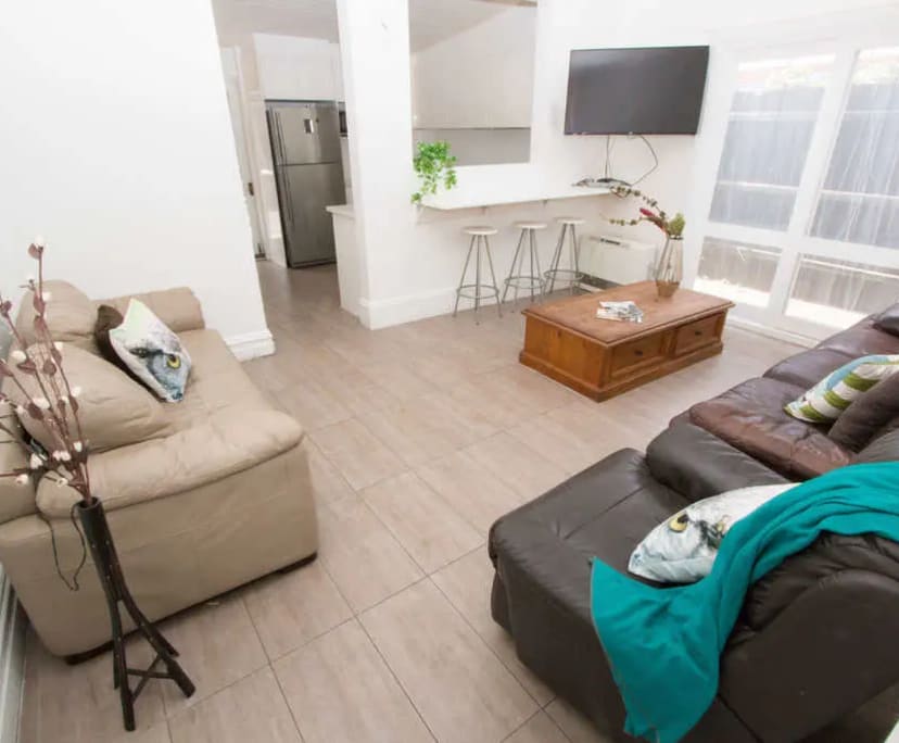 Whole Property for Rent in Balaclava, Melbourne 1...