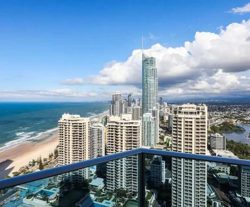 Furnished room with ensuite in a flatshare