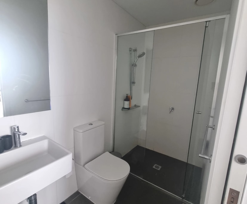 Furnished room with ensuite in a flatshare