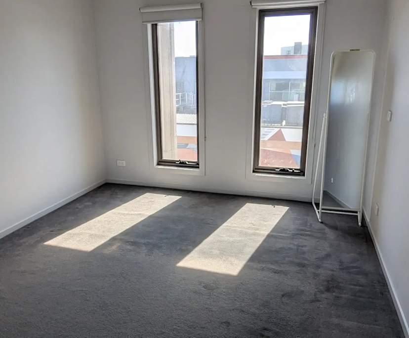 Unfurnished room with own bathroom