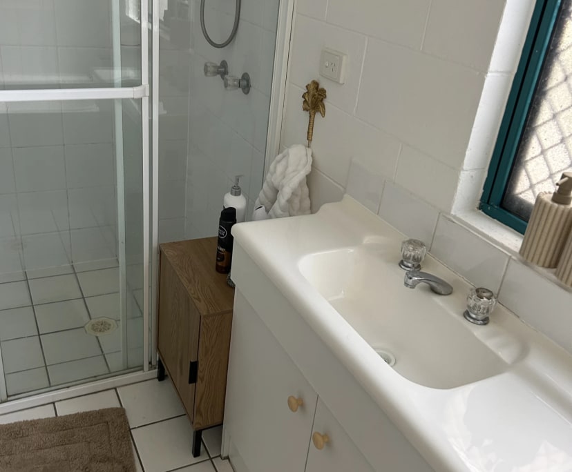 $390, Flatshare, 2 bathrooms, Palm Beach QLD 4221