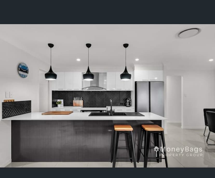 Room in a share house
