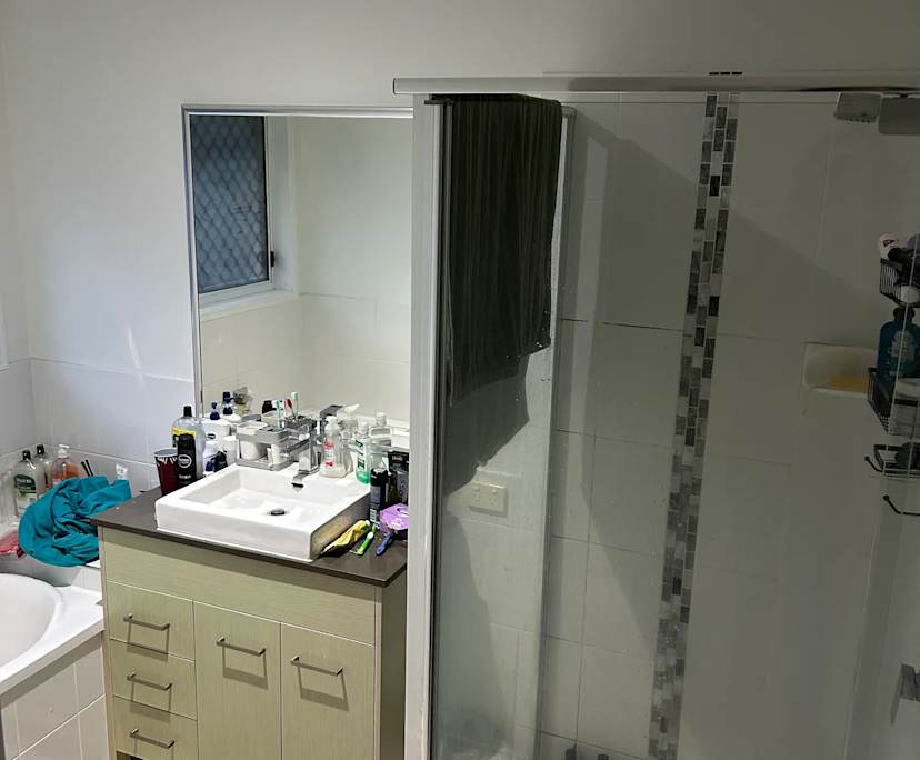 $250, Share-house, 4 bathrooms, Fitzgibbon QLD 4018