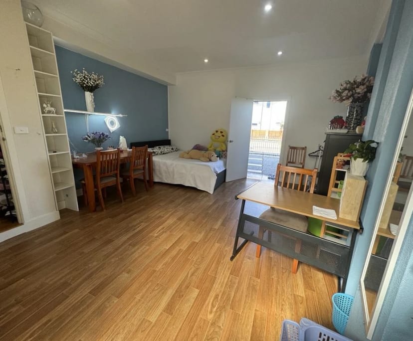 Furnished room in a share house