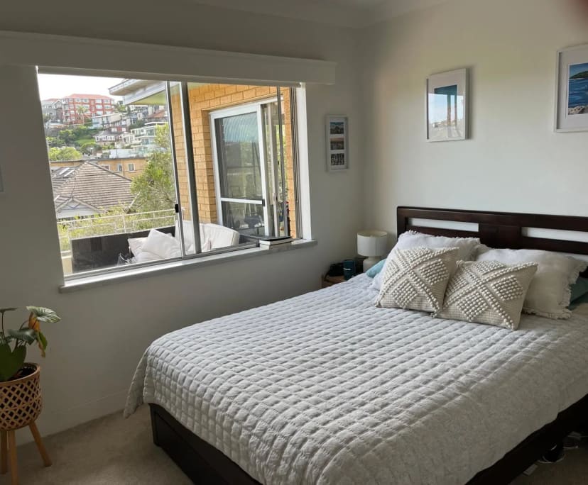 Furnished room in a flatshare