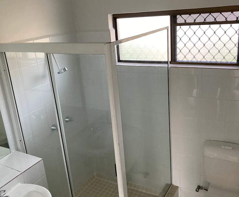 $690, Whole-property, 2 bathrooms, Manoora QLD 4870