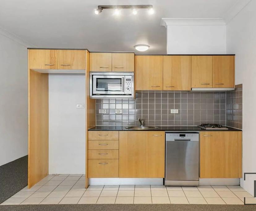 $550, 1-bed, 1 bathroom, Newtown NSW 2042