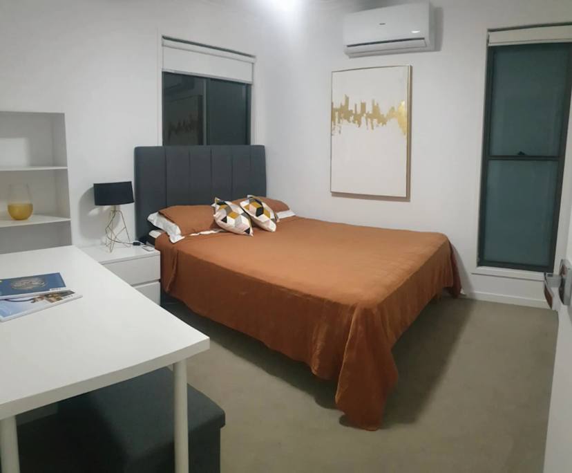 Furnished room in a flatshare