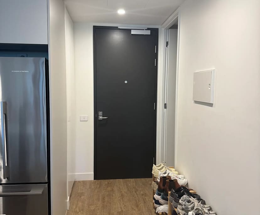 $809, Whole-property, 2 bathrooms, West Melbourne VIC 3003