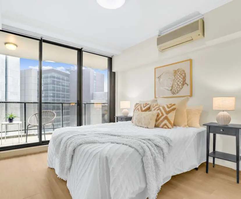 Unfurnished room with own bathroom