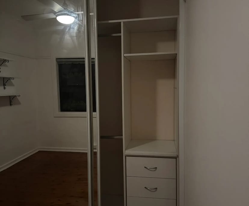 $320, Share-house, 3 bathrooms, Mount Saint Thomas NSW 2500