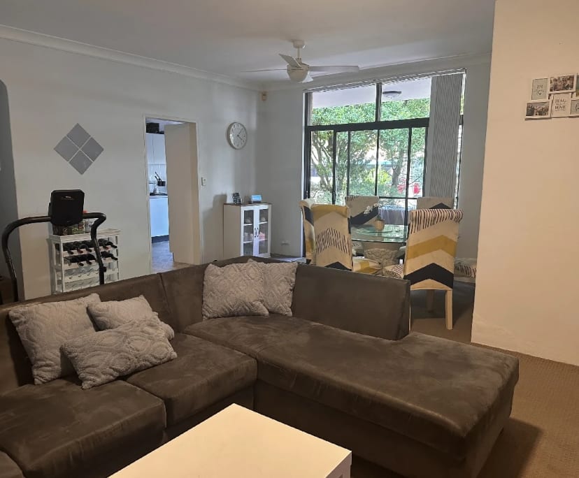 Furnished room in a flatshare