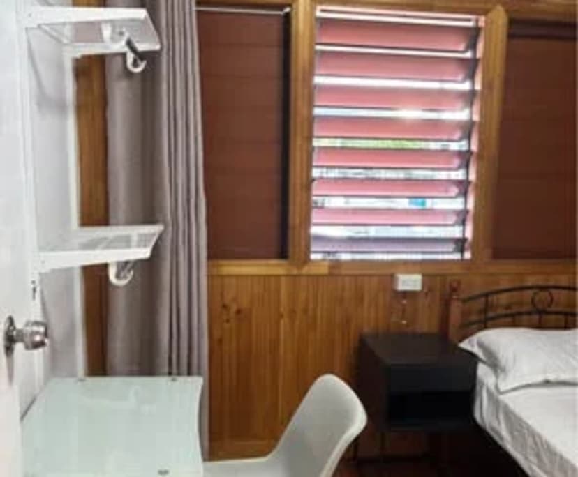 Room in a share house