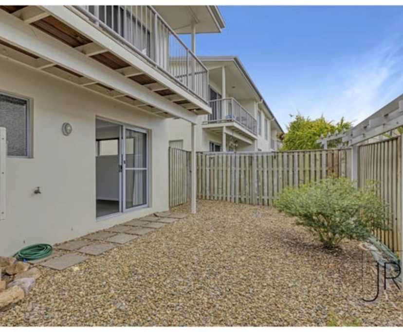 $400, Share-house, 3 bathrooms, Varsity Lakes QLD 4227