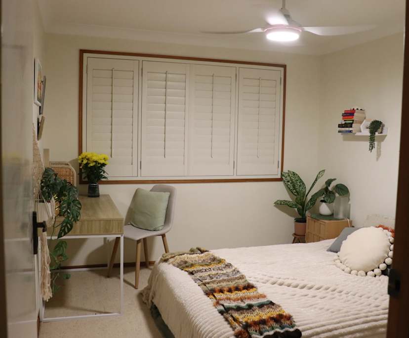 Unfurnished room in a flatshare