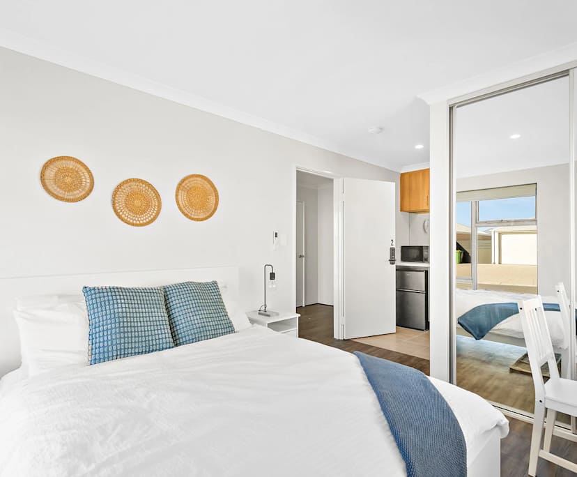 $340, Share-house, 6 bathrooms, Madora Bay WA 6210