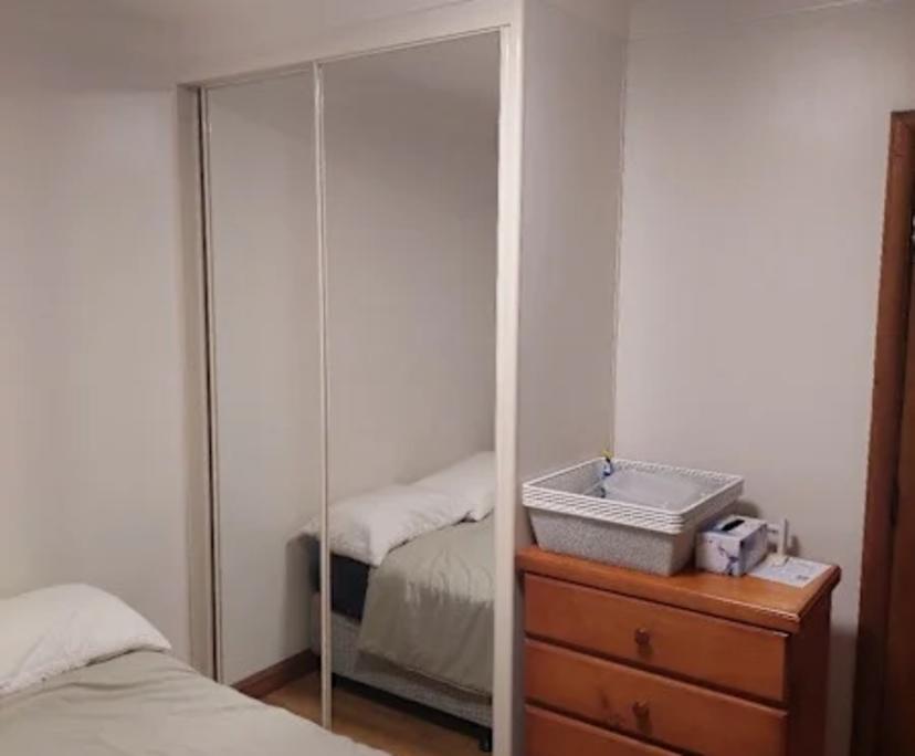 Furnished room in a flatshare