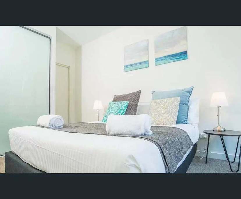 Unfurnished room with ensuite in a flatshare