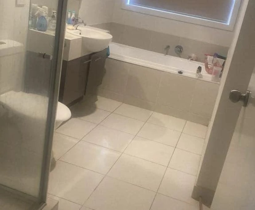 Room in a share house