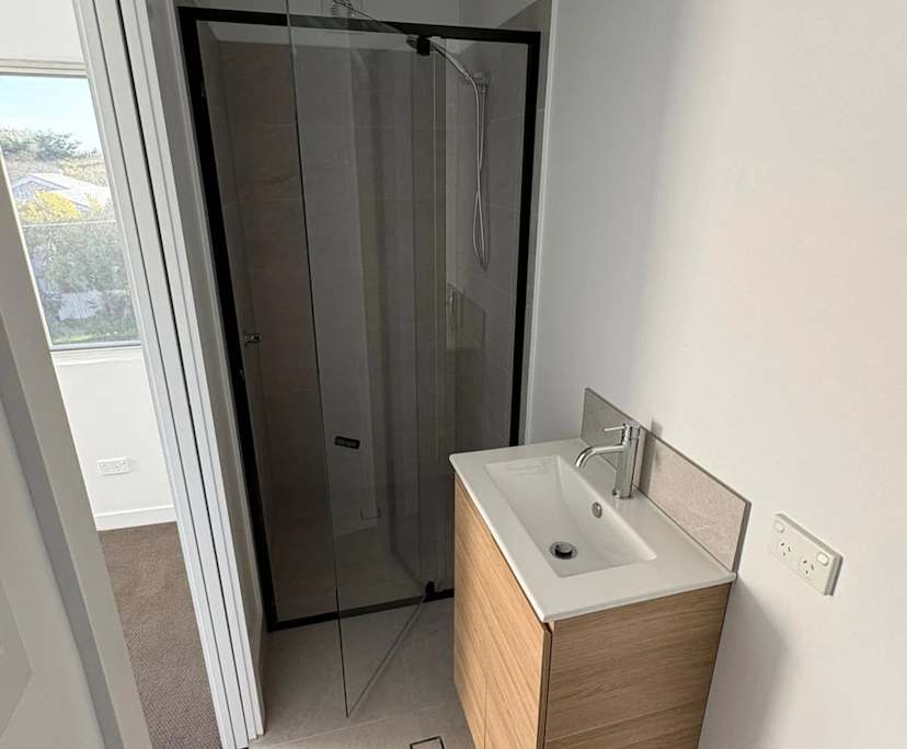 $525, 1-bed, 1 bathroom, Oxley QLD 4075