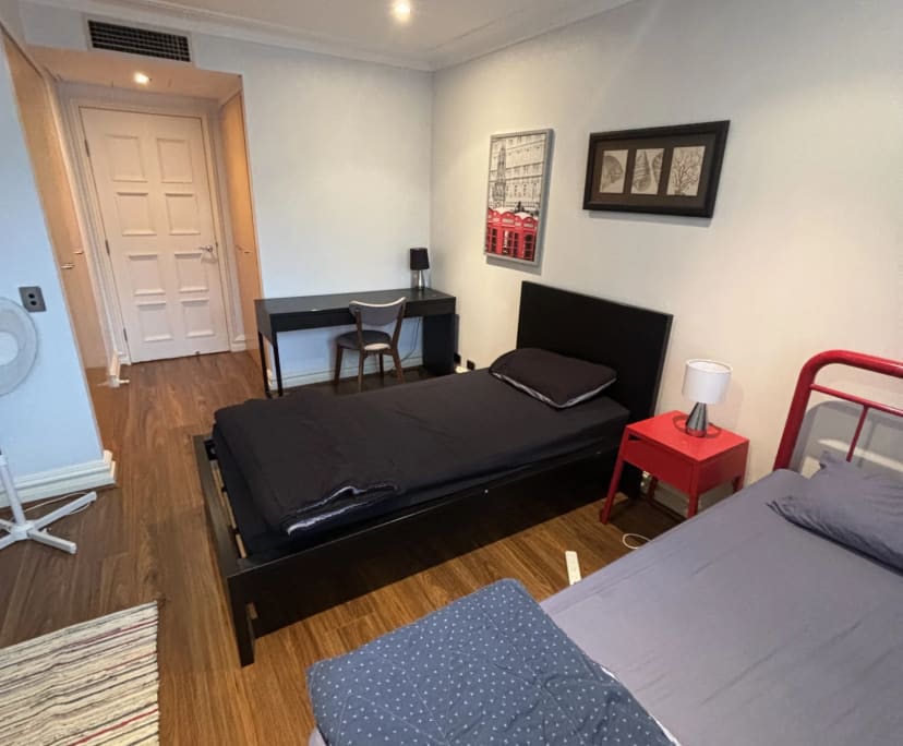 Furnished room in a flatshare