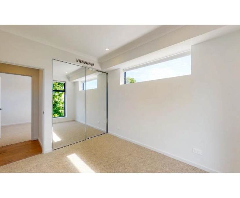 Unfurnished room with own bathroom