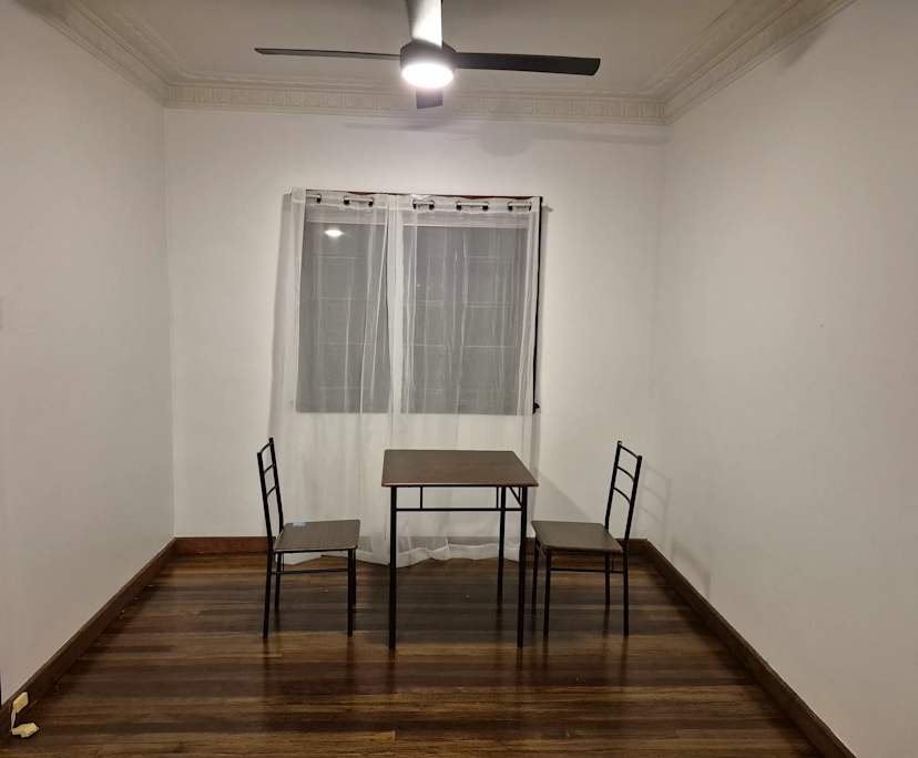Room in a share house