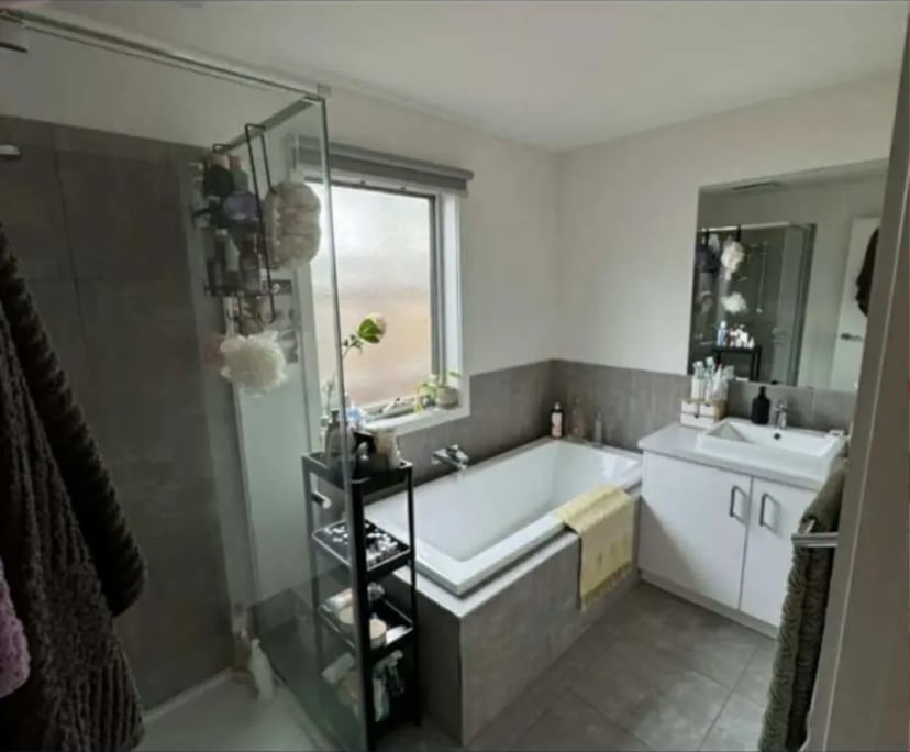 Unfurnished room in a share house