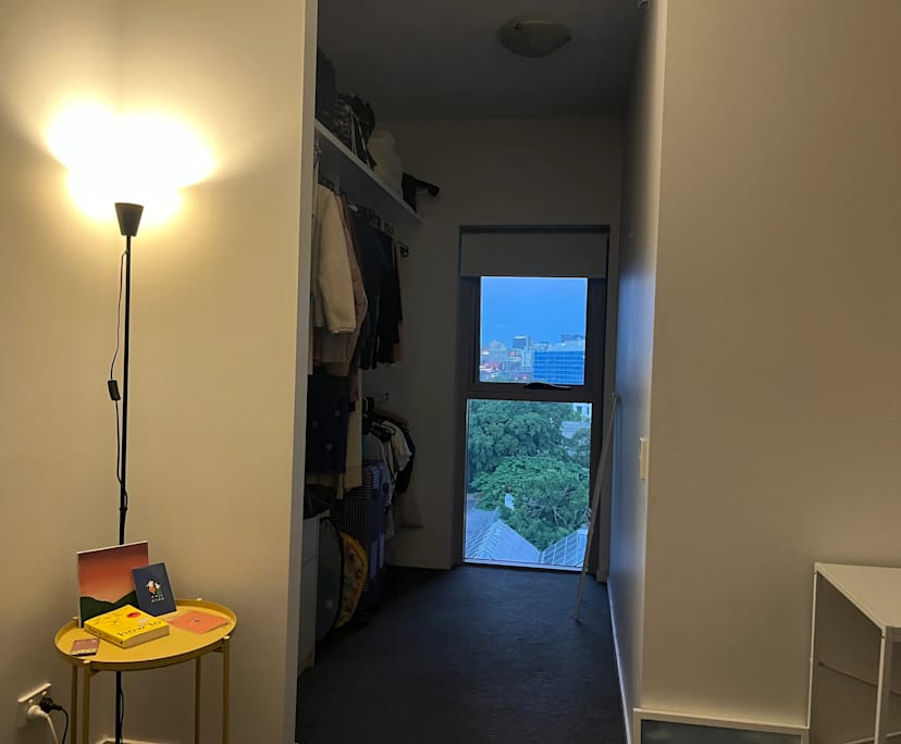 $330, Flatshare, 2 bathrooms, Milton QLD 4064