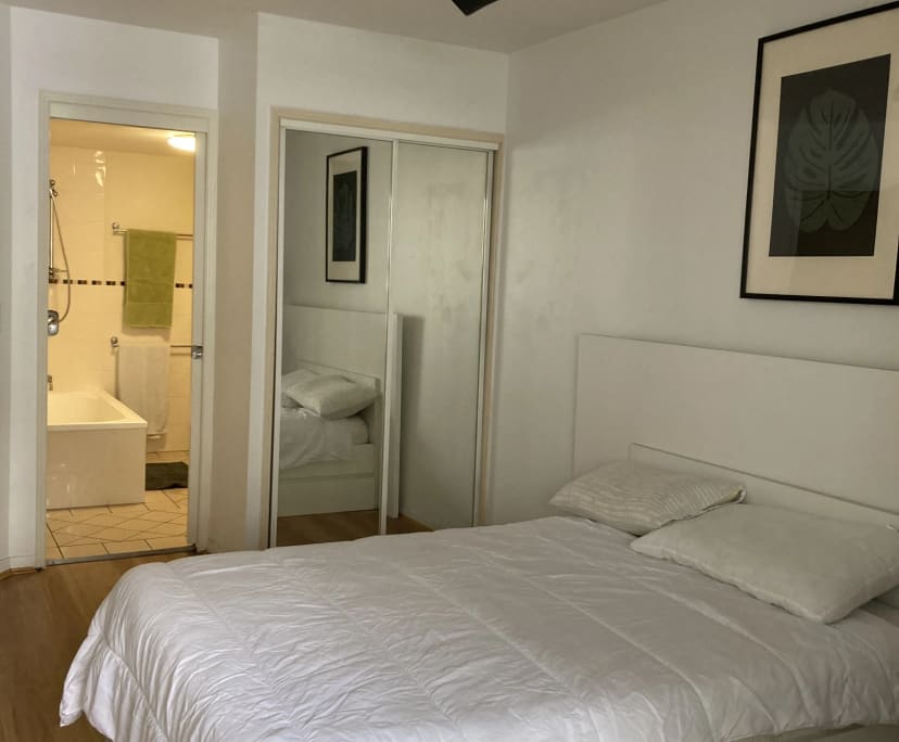 Furnished room with ensuite in a flatshare