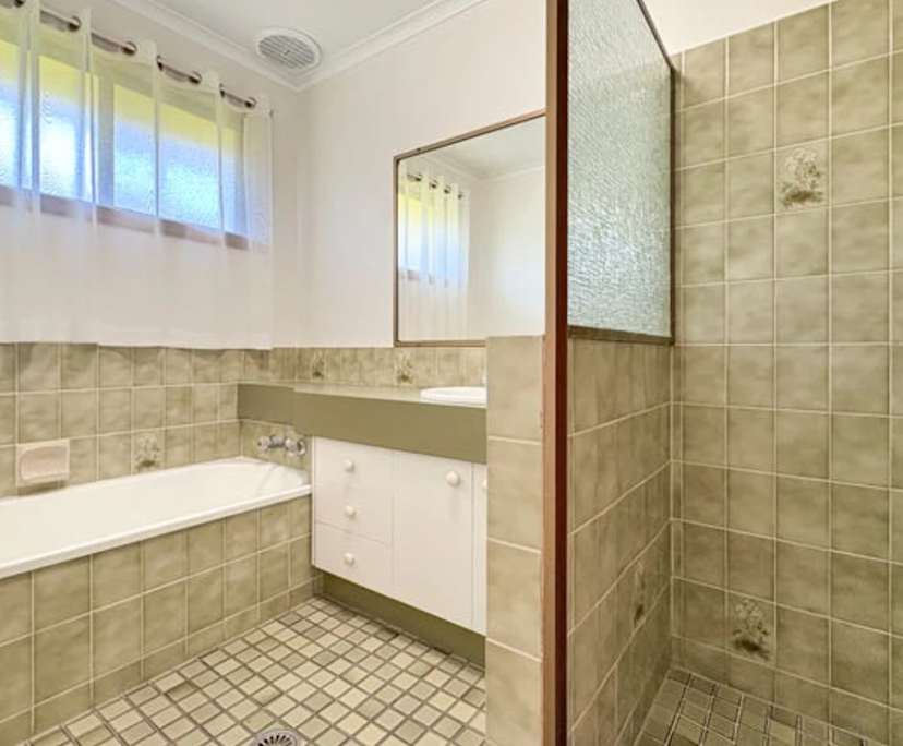 Unfurnished room in a share house