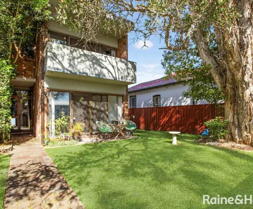 $275, Flatshare, 2 bathrooms, Georgetown NSW 2298