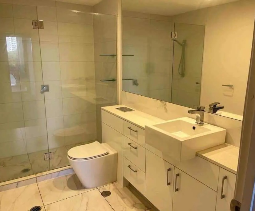 Unfurnished room with own bathroom